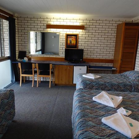 Gayndah A Motel Экстерьер фото