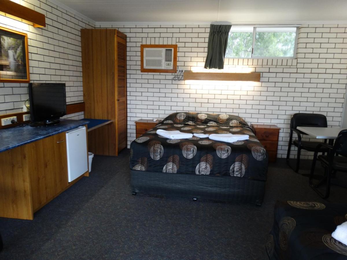 Gayndah A Motel Экстерьер фото