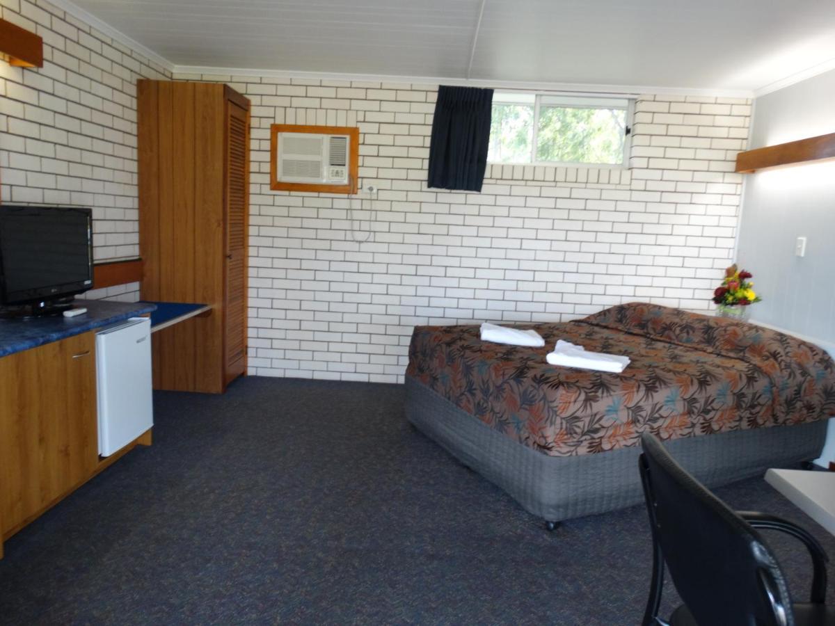 Gayndah A Motel Экстерьер фото